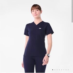 Figs women’s scrub top size S navy